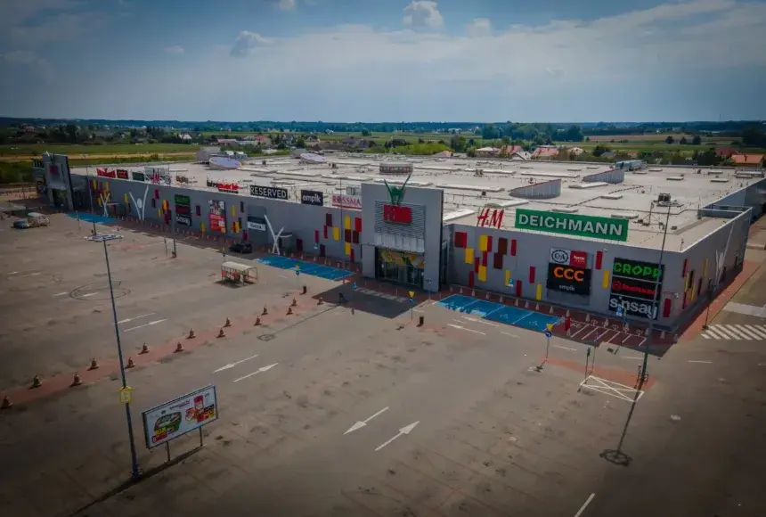  Kompleksowa wymiana systemu automatyki budynkowej wraz z nowa stacją BMS. Analityka i optymalizacje pod kątem zużycia mediów (prąd, woda, chłód, ciepło).